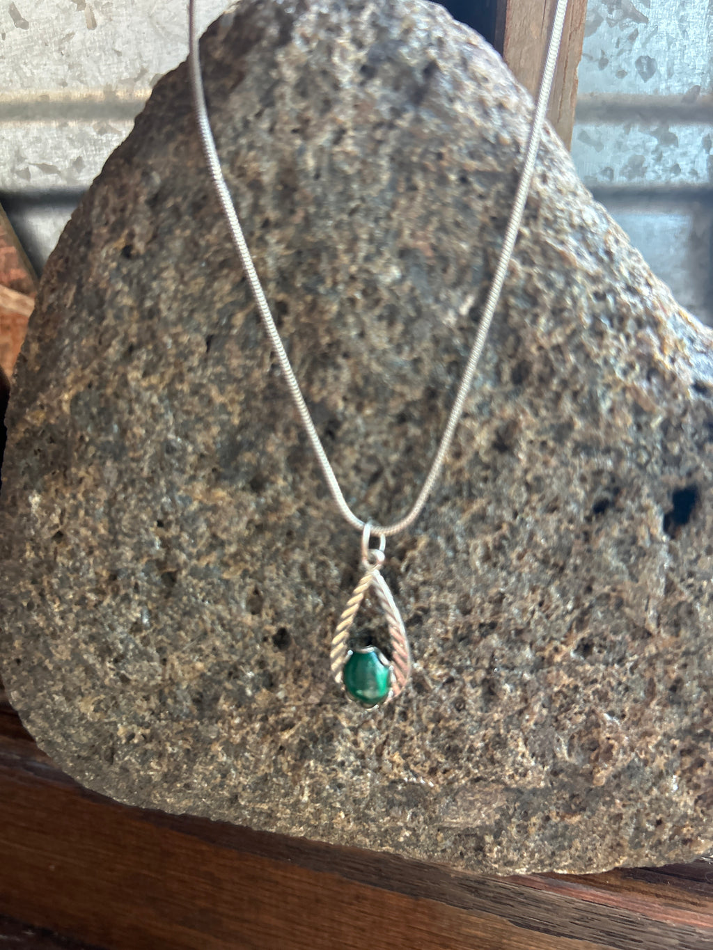 Malachite tear drop necklace - M.C’s